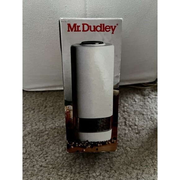 New In Box Mr Dudley Battery Operated Illuminated Black Peppermill Grinder - Picture 3 of 5